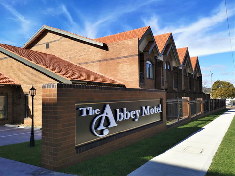The Abbey Motel Goulburn - Renee 0