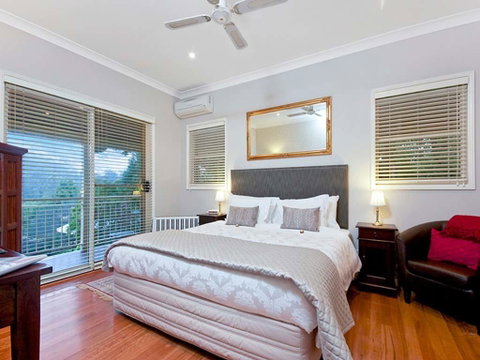 The Acreage Luxury B&B And Guesthouse - Petrol Stations 2