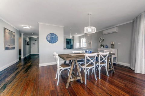 The Anchorage, Unit 12/9 Laman Street - Swimm 3