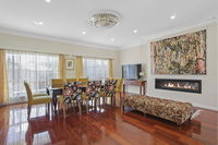 Business in Katoomba NSW Renee Renee