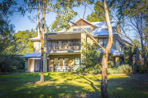 The Arthouse - Renee 0