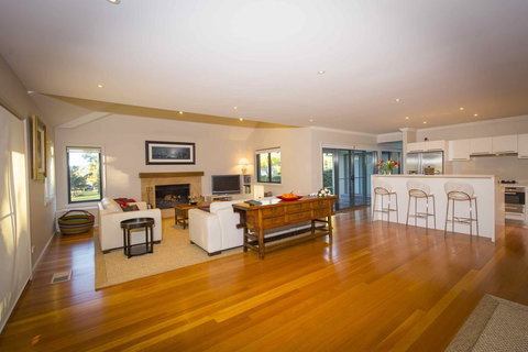 The Arthouse - Renee 1