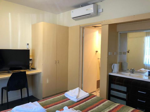 The Astor Suites - Renee 1