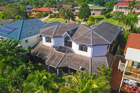 The Atrium, 11 Kentia Close - Renee 1