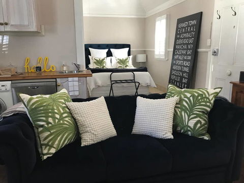 The Bakers Cottage - Renee 0