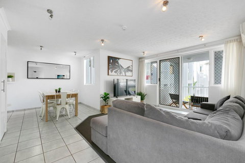 The Bay 23 - Renee 2