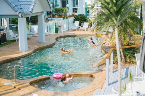 The Bay Apartments - Petrol Stations 0