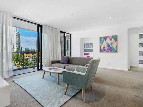 The Beach Broadbeach Private 2 Bedroom Apartment - Petrol Stations 1