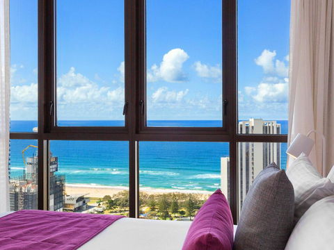 The Beach Broadbeach Private 2 Bedroom Ocean View - Petrol Stations 3