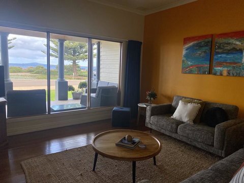 The Beach House & Villas - Internet Find 2