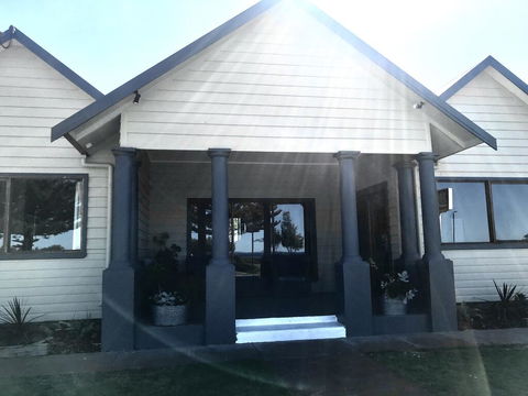 The Beach House & Villas - Internet Find 1