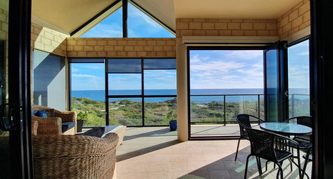 The Beach House - Port Bouvard - Renee 0