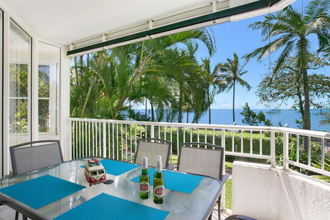 The Beach House 3BR Waterfront Apartment, Own WIFI - Qld Realsetate 0