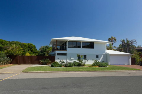 The Beach House At One Mile - 6 Burrawong - Swimm 1