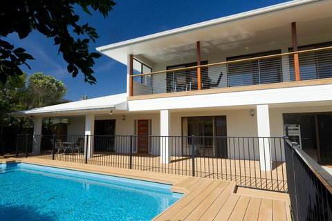 The Beach House At One Mile - 6 Burrawong - Swimm 0