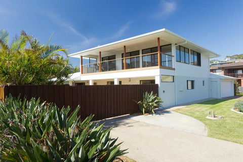 The Beach House At One Mile - 6 Burrawong - Renee 2