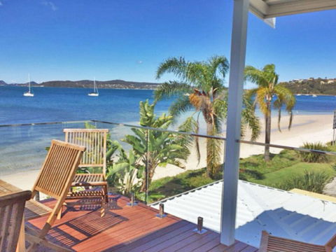 The Beach House' 169 Soldiers Point Road - Right On The Waterfront - Renee 3