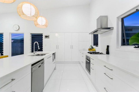 THE BEACH OASIS @ 360 - Qld Realsetate 2