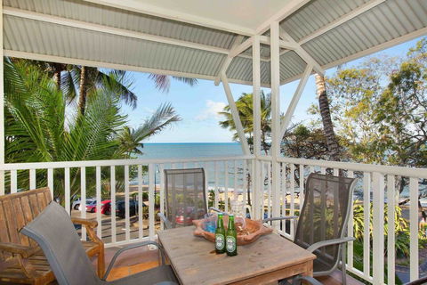 The Beach Shack 3BR Waterfront Resort, Own WIFI - Qld Realsetate 0