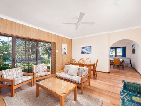 The Beach Shack At Nelson Bay - Internet Find 3