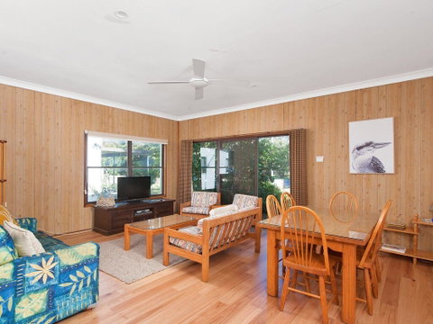 The Beach Shack At Nelson Bay - Internet Find 2