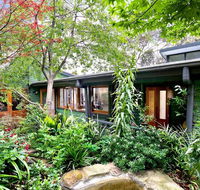 The Black Cockatoo - Secret Garden Mountains Home - Swimm