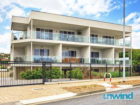 The Block Views Apartments Victor Harbor - Petrol Stations 0