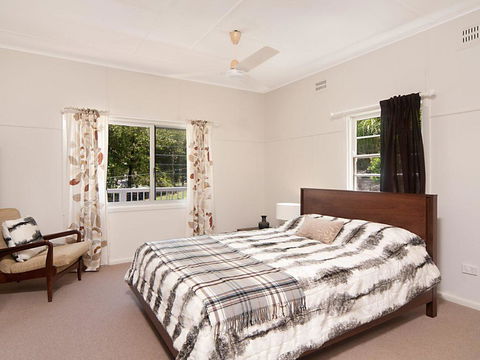 The Blue House - Flat Walk To River And Beach - Renee 1