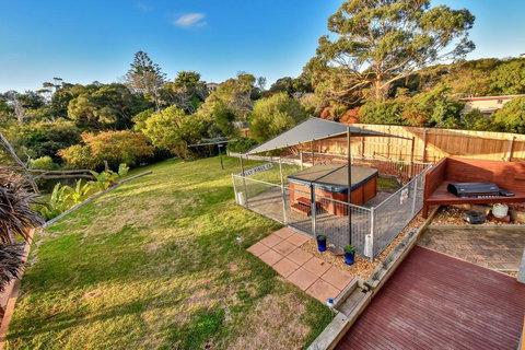 The Blue House - Rye Family Entertainer - Renee 3