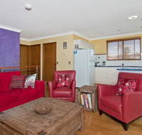 THE BOARDROOM ON BANKSIA - 11 Banksia Ave Bonny Hills - Renee