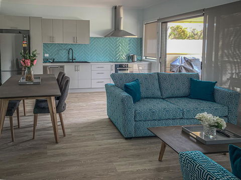 The Boathouse - Renee 0