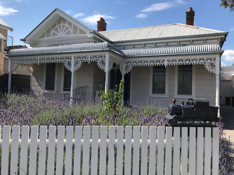 The Botanic Apartments Williamstown - Petrol Stations 0
