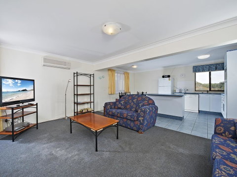 The Breakers, 16B Government Road - Internet Find 2