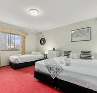 The Calzburg Guest Home - Renee