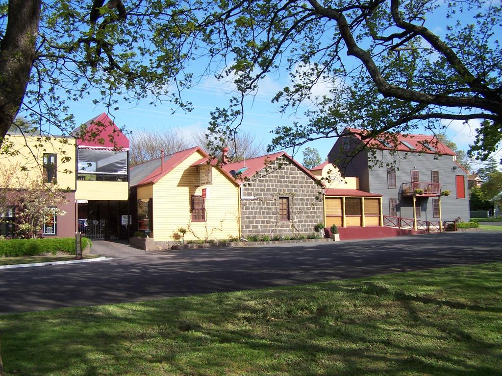 Tandarook VIC Internet Find