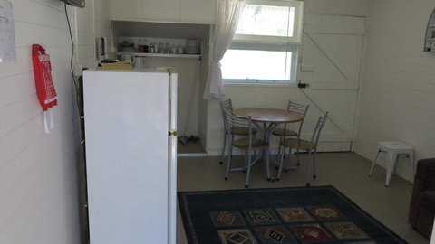 The Captain's Manor On Cook Unit 5 - Renee 1