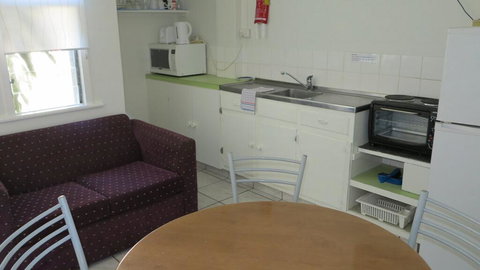 The Captain's Manor On Cook Unit 8 - Qld Realsetate 3