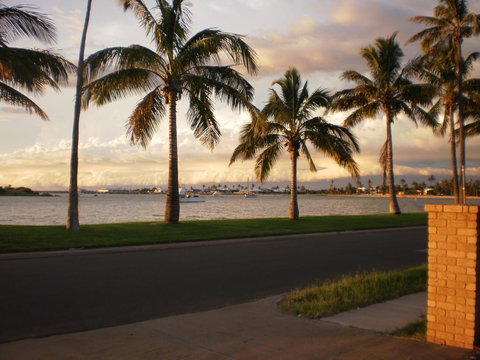 The Carnarvon Luxury Canal Home - Internet Find 1