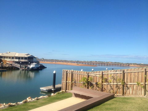 The Carnarvon Luxury Canal Home - Renee 2