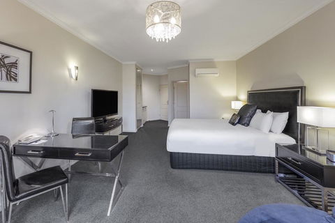 The Carrington Hotel - Renee 3