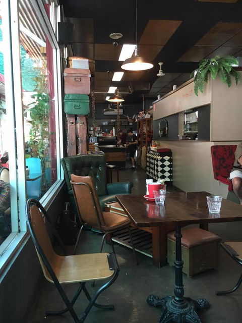 Page 27 Cafe - Internet Find 1