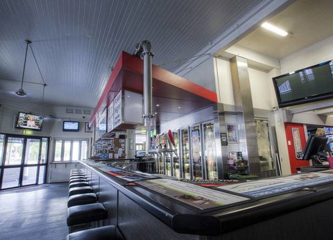 Red Beret Hotel - Qld Realsetate 2