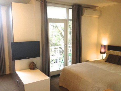 The Chee Bondi - Swimm 3