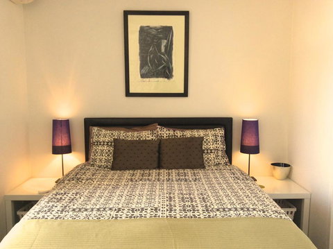 The Chee Bondi - Swimm 0