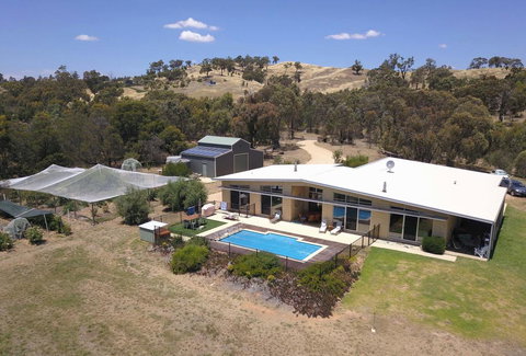 The Chocolate Lily Bed & Breakfast - Swimm 2