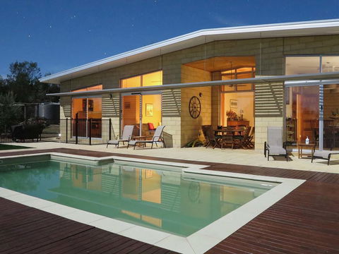 The Chocolate Lily Bed & Breakfast - Internet Find 0