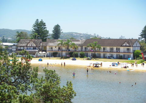 The Clan Terrigal - Swimm 0
