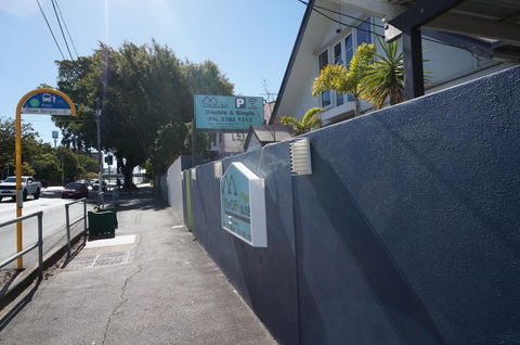 The Cliff House - Petrol Stations 0