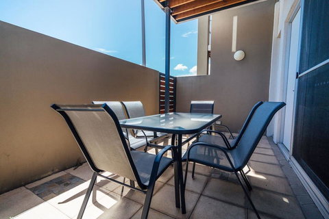 The Cove @ New Port-Pool - Spa - Sauna - Gym & More - Renee 3