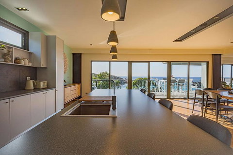 The Cove Bay Of Fires - Swimm 3